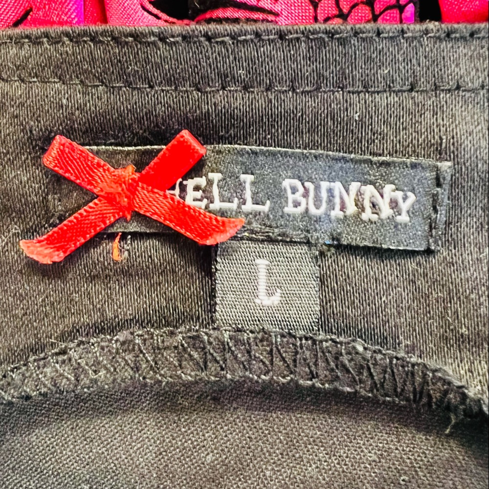 HELL BUNNY Punk Mini Skirt Vintage inspired Size Large with Tool and Ribbon - Picture 12 of 15